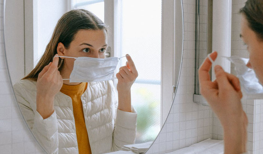 can face masks cause acne breakouts